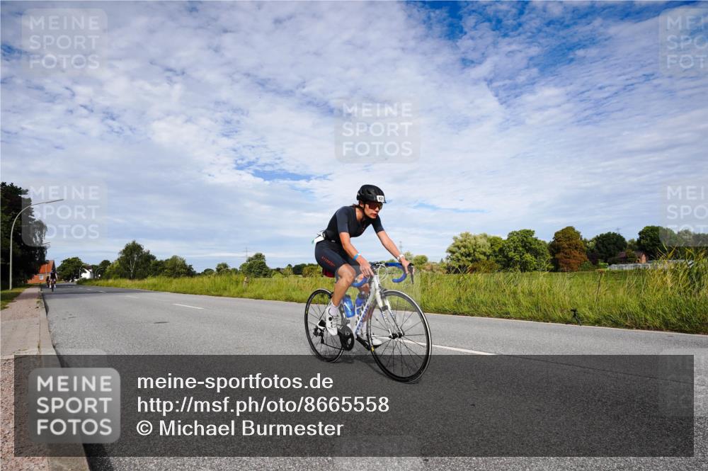 31.08.2025 - Elbe Triathlon Hamburg Michael Burmester http://msf.ph/oto/8665558 31.08.2025 10:13:43 Radfahren 821, 886, 916, 925 meine-sportfotos.de