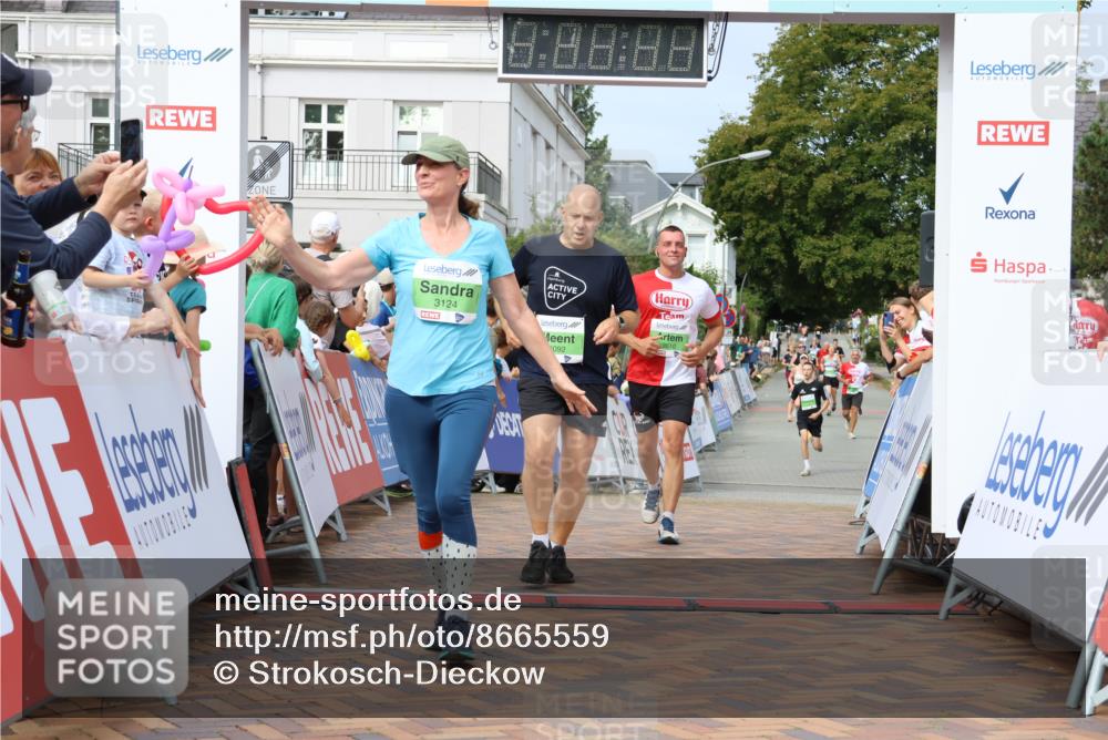 31.08.2025 - 21. Blankeneser Heldenlauf Strokosch-Dieckow http://msf.ph/oto/8665559 31.08.2025 11:18:07 Ziel 3092, 3345, 3124, 3594, 3510 meine-sportfotos.de
