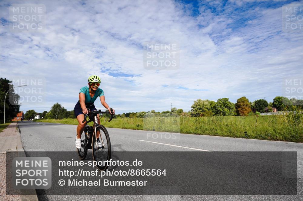 31.08.2025 - Elbe Triathlon Hamburg Michael Burmester http://msf.ph/oto/8665564 31.08.2025 10:13:50 Radfahren 567, 886 meine-sportfotos.de
