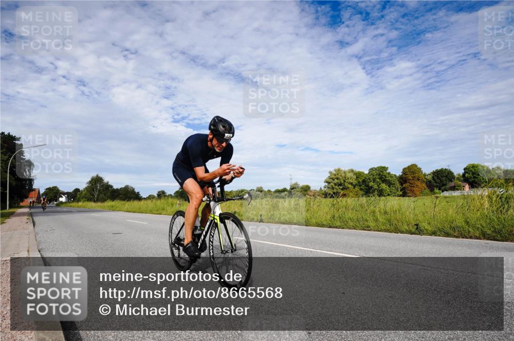 31.08.2025 - Elbe Triathlon Hamburg Michael Burmester http://msf.ph/oto/8665568 31.08.2025 10:14:04 Radfahren 607, 729 meine-sportfotos.de