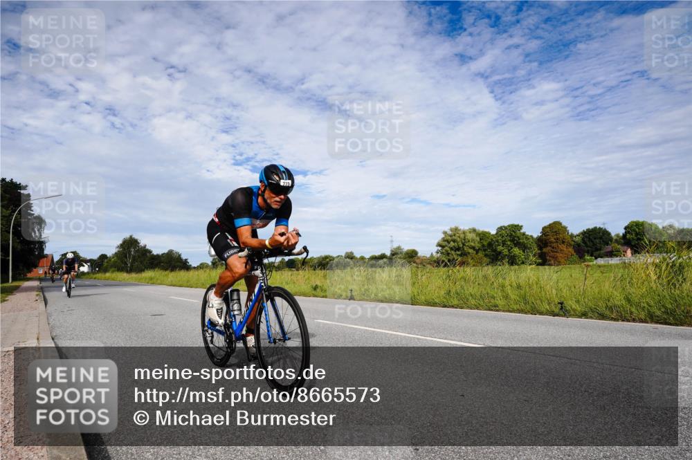 31.08.2025 - Elbe Triathlon Hamburg Michael Burmester http://msf.ph/oto/8665573 31.08.2025 10:14:12 Radfahren 759, 773, 881, 888 meine-sportfotos.de