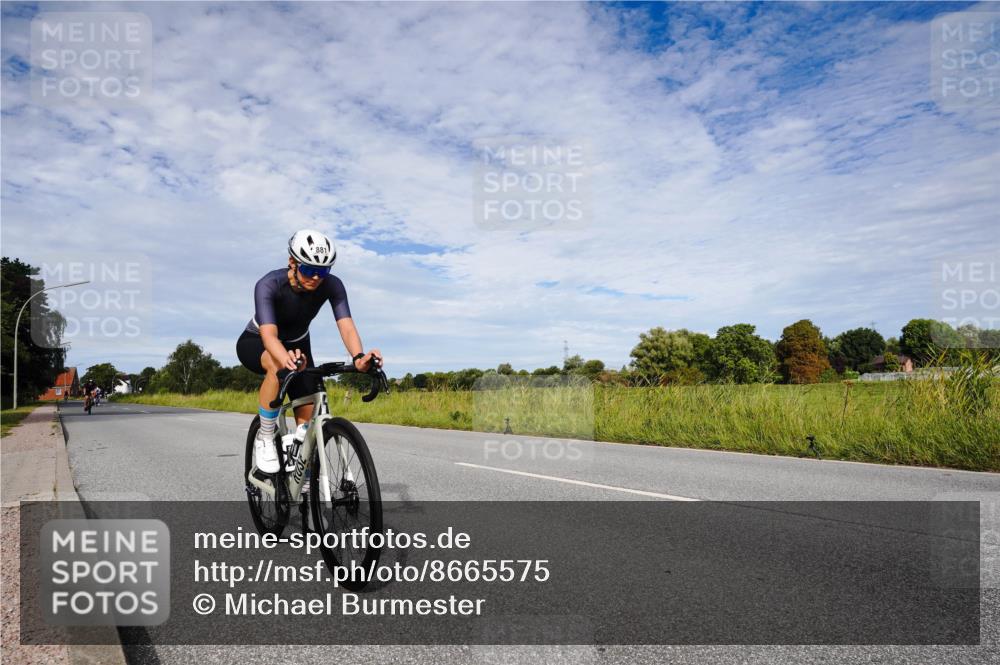 31.08.2025 - Elbe Triathlon Hamburg Michael Burmester http://msf.ph/oto/8665575 31.08.2025 10:14:14 Radfahren 759, 773, 881, 888 meine-sportfotos.de