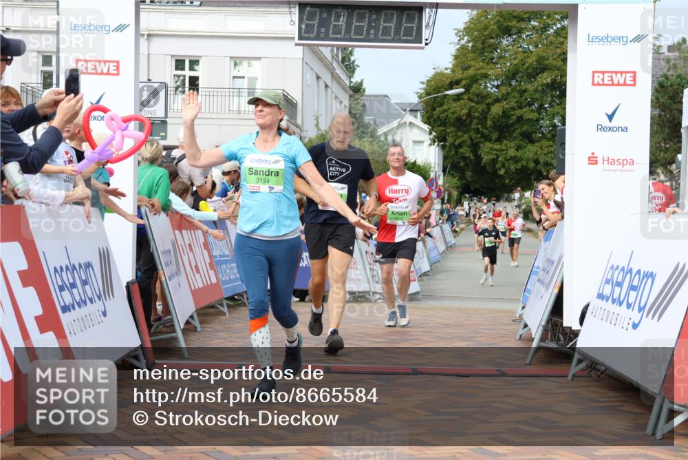 31.08.2025 - 21. Blankeneser Heldenlauf Strokosch-Dieckow http://msf.ph/oto/8665584 31.08.2025 11:18:07 Ziel 3092, 3345, 3124, 3594, 3510 meine-sportfotos.de