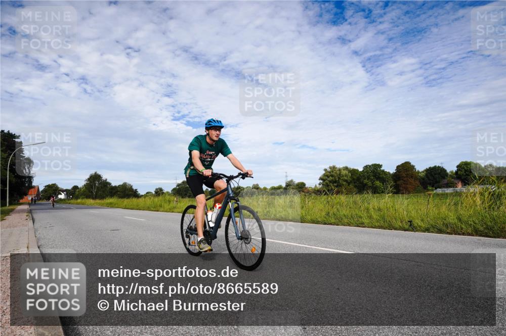 31.08.2025 - Elbe Triathlon Hamburg Michael Burmester http://msf.ph/oto/8665589 31.08.2025 10:14:36 Radfahren 404, 667, 756, 845 meine-sportfotos.de