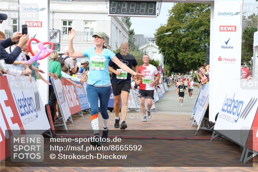 31.08.2025 - 21. Blankeneser Heldenlauf Strokosch-Dieckow http://msf.ph/oto/8665592 31.08.2025 11:18:07 Ziel 3092, 3345, 3124, 3594, 3510 meine-sportfotos.de