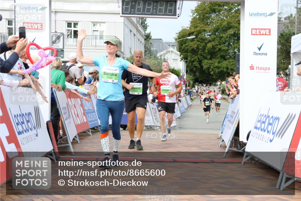 31.08.2025 - 21. Blankeneser Heldenlauf Strokosch-Dieckow http://msf.ph/oto/8665600 31.08.2025 11:18:07 Ziel 3092, 3345, 3124, 3594, 3510 meine-sportfotos.de