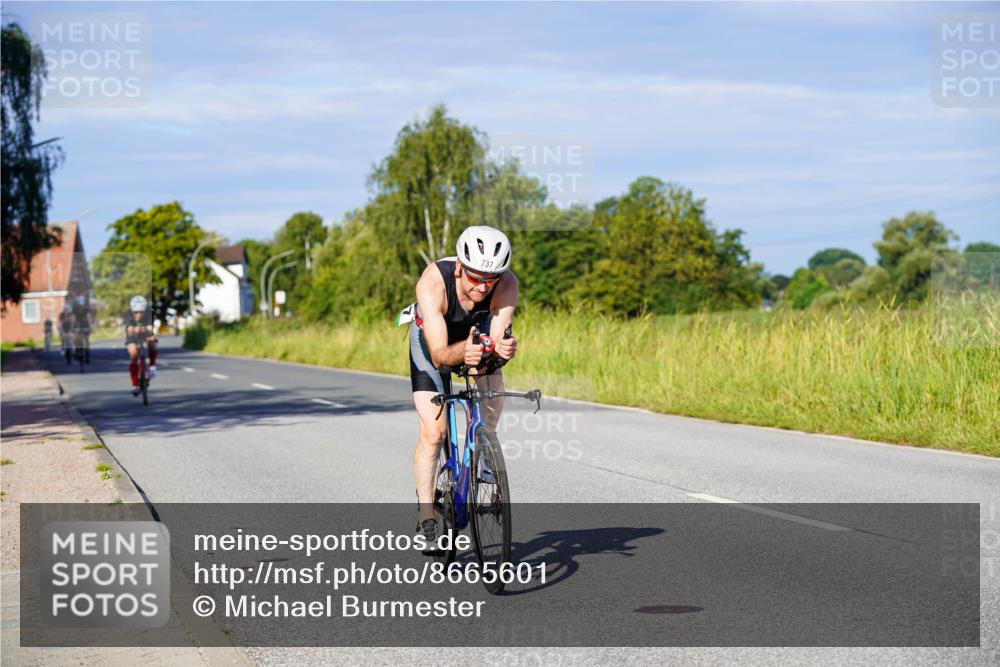 31.08.2025 - Elbe Triathlon Hamburg Michael Burmester http://msf.ph/oto/8665601 31.08.2025 09:31:02 Radfahren 245, 394, 489, 505, 737 meine-sportfotos.de