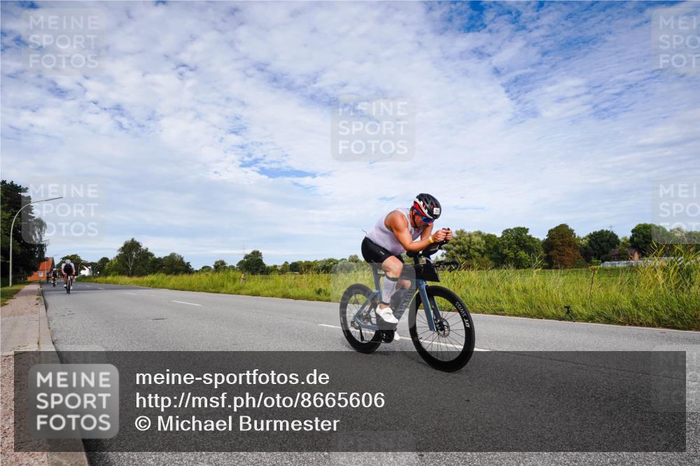 31.08.2025 - Elbe Triathlon Hamburg Michael Burmester http://msf.ph/oto/8665606 31.08.2025 10:14:54 Radfahren 615, 617, 717, 800 meine-sportfotos.de