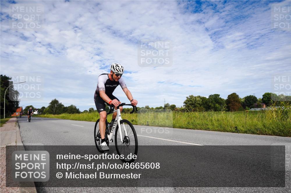 31.08.2025 - Elbe Triathlon Hamburg Michael Burmester http://msf.ph/oto/8665608 31.08.2025 10:14:57 Radfahren 455, 617, 717, 758, 800 meine-sportfotos.de