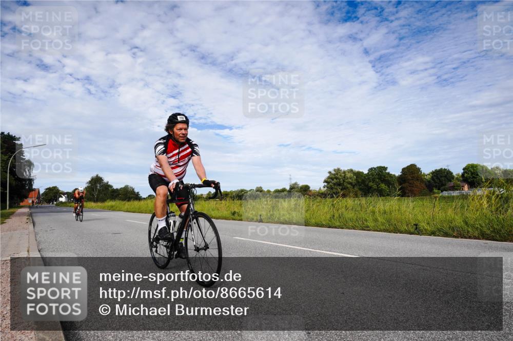 31.08.2025 - Elbe Triathlon Hamburg Michael Burmester http://msf.ph/oto/8665614 31.08.2025 10:15:04 Radfahren 455, 758, 864 meine-sportfotos.de