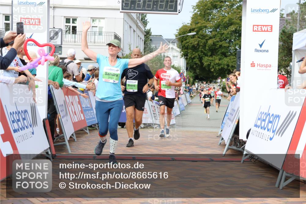 31.08.2025 - 21. Blankeneser Heldenlauf Strokosch-Dieckow http://msf.ph/oto/8665616 31.08.2025 11:18:07 Ziel 3092, 3345, 3124, 3594, 3510 meine-sportfotos.de
