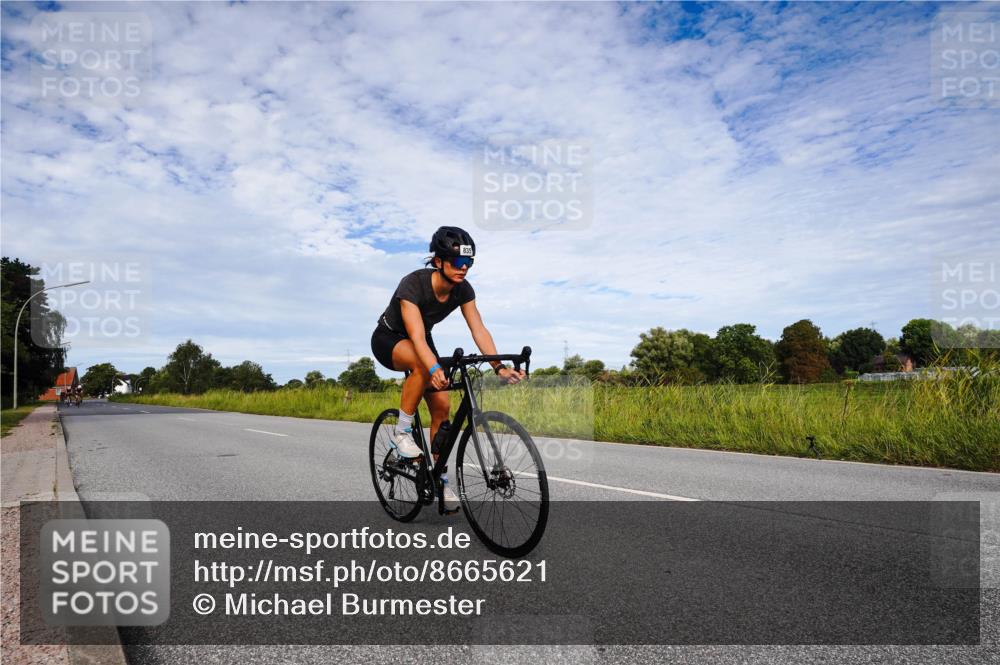 31.08.2025 - Elbe Triathlon Hamburg Michael Burmester http://msf.ph/oto/8665621 31.08.2025 10:15:13 Radfahren 707, 740, 835, 864 meine-sportfotos.de
