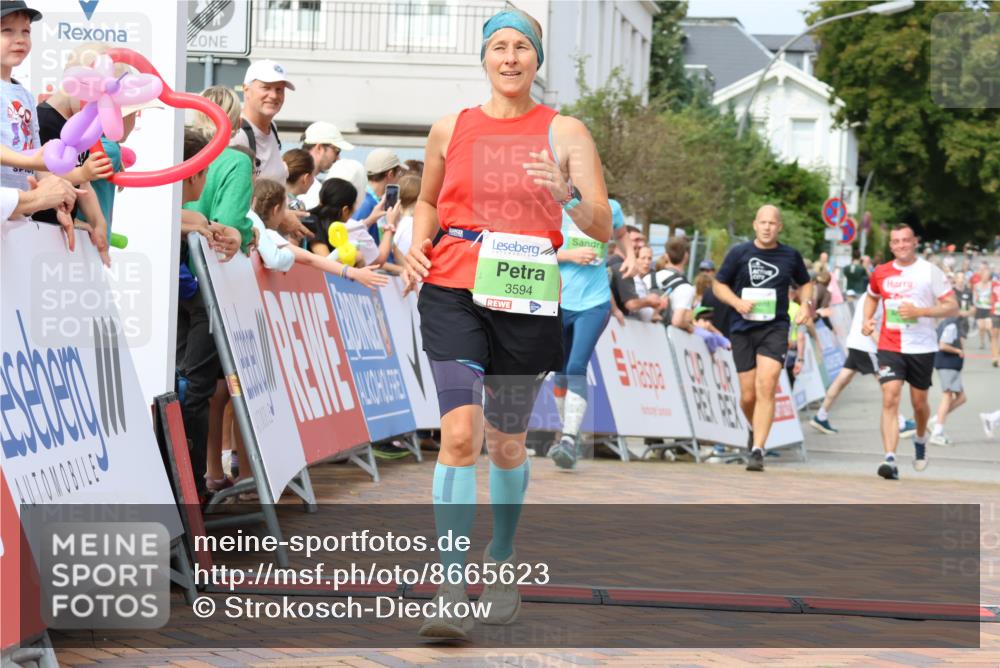 31.08.2025 - 21. Blankeneser Heldenlauf Strokosch-Dieckow http://msf.ph/oto/8665623 31.08.2025 11:18:04 Ziel 3092, 3345, 3300, 3124, 3594 meine-sportfotos.de