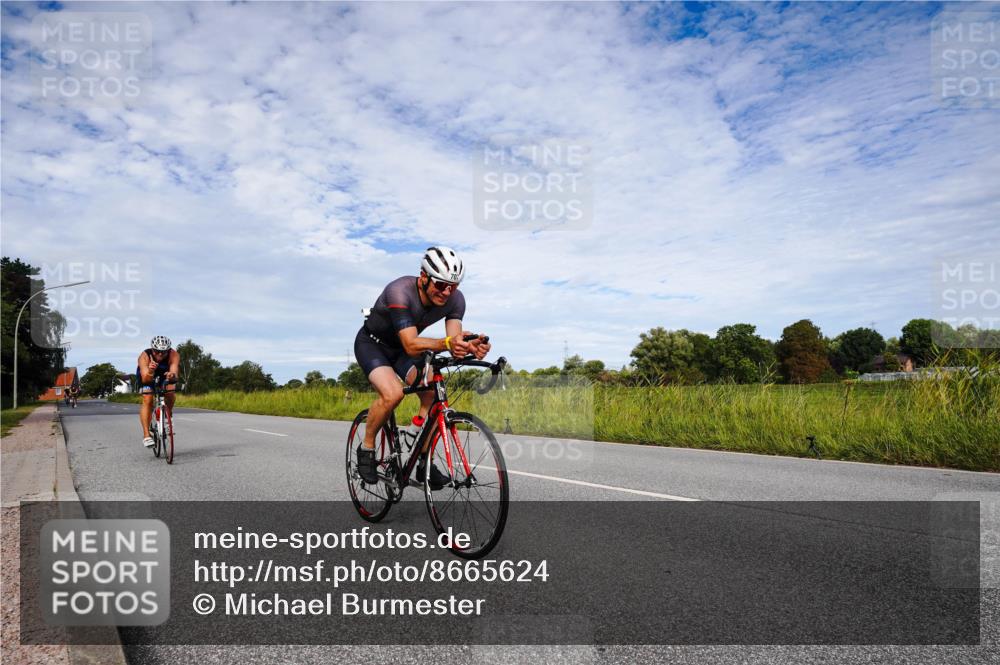 31.08.2025 - Elbe Triathlon Hamburg Michael Burmester http://msf.ph/oto/8665624 31.08.2025 10:15:18 Radfahren 610, 635, 707, 740 meine-sportfotos.de