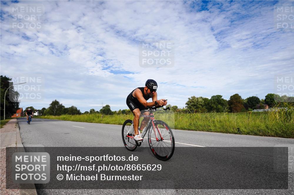 31.08.2025 - Elbe Triathlon Hamburg Michael Burmester http://msf.ph/oto/8665629 31.08.2025 10:15:23 Radfahren 610, 635 meine-sportfotos.de