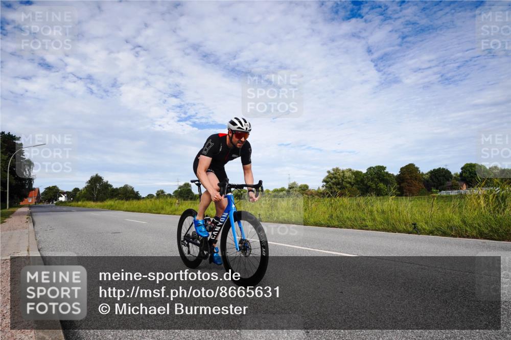 31.08.2025 - Elbe Triathlon Hamburg Michael Burmester http://msf.ph/oto/8665631 31.08.2025 10:15:24 Radfahren 610, 635 meine-sportfotos.de