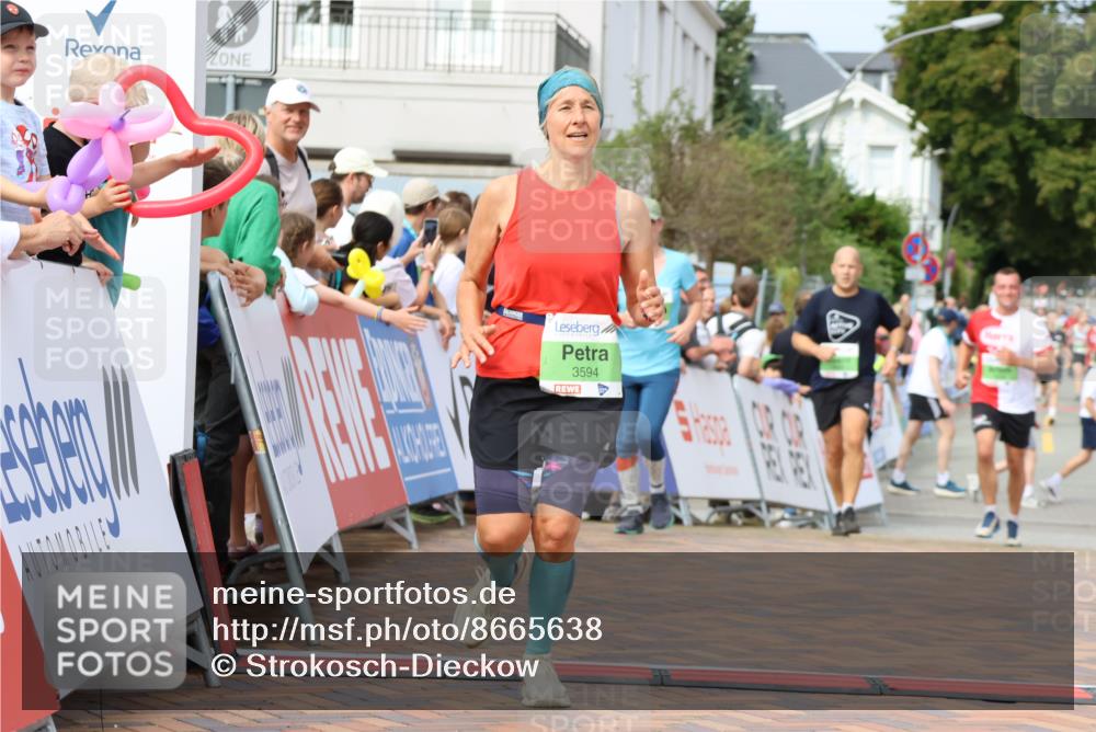 31.08.2025 - 21. Blankeneser Heldenlauf Strokosch-Dieckow http://msf.ph/oto/8665638 31.08.2025 11:18:04 Ziel 3092, 3345, 3300, 3124, 3594 meine-sportfotos.de