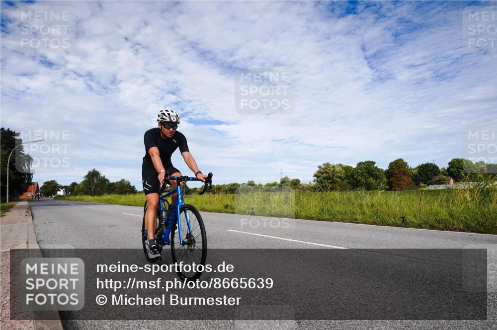 31.08.2025 - Elbe Triathlon Hamburg Michael Burmester http://msf.ph/oto/8665639 31.08.2025 10:15:44 Radfahren 579, 605, 613, 811 meine-sportfotos.de
