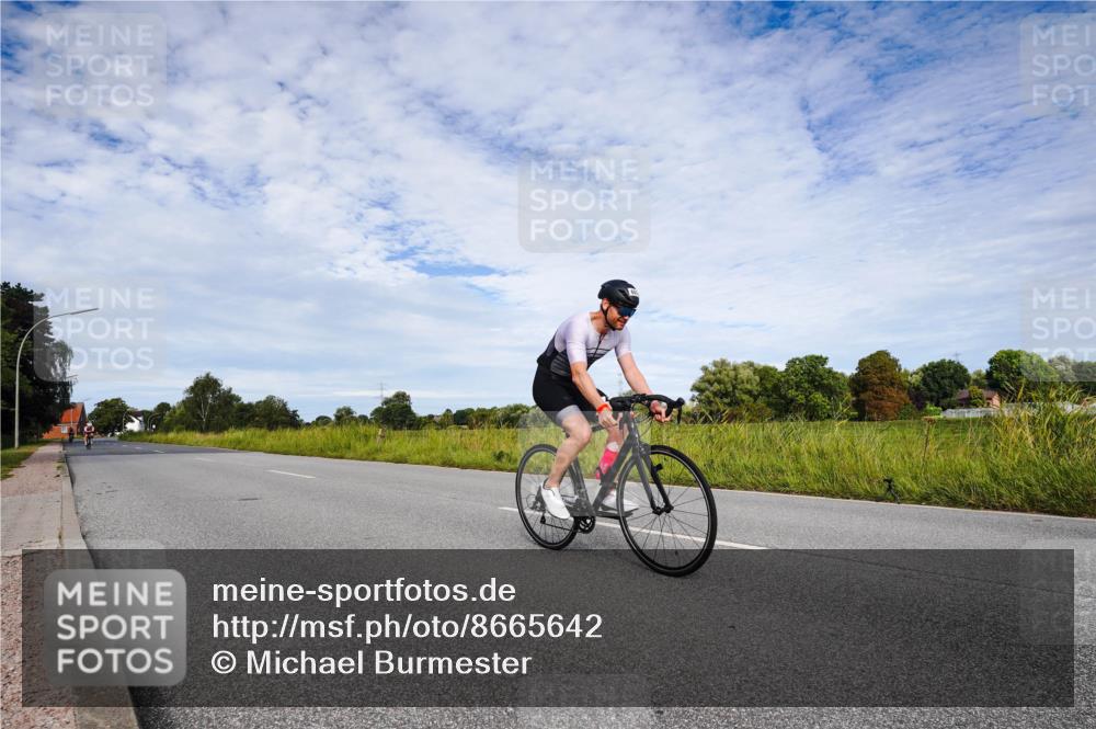 31.08.2025 - Elbe Triathlon Hamburg Michael Burmester http://msf.ph/oto/8665642 31.08.2025 10:15:51 Radfahren 605, 787 meine-sportfotos.de