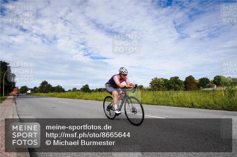 31.08.2025 - Elbe Triathlon Hamburg Michael Burmester http://msf.ph/oto/8665644 31.08.2025 10:15:56 Radfahren 438, 624, 787 meine-sportfotos.de
