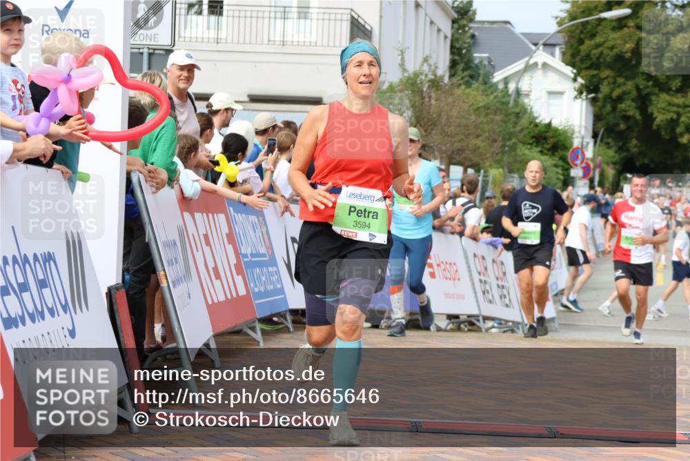 31.08.2025 - 21. Blankeneser Heldenlauf Strokosch-Dieckow http://msf.ph/oto/8665646 31.08.2025 11:18:04 Ziel 3092, 3345, 3300, 3124, 3594 meine-sportfotos.de