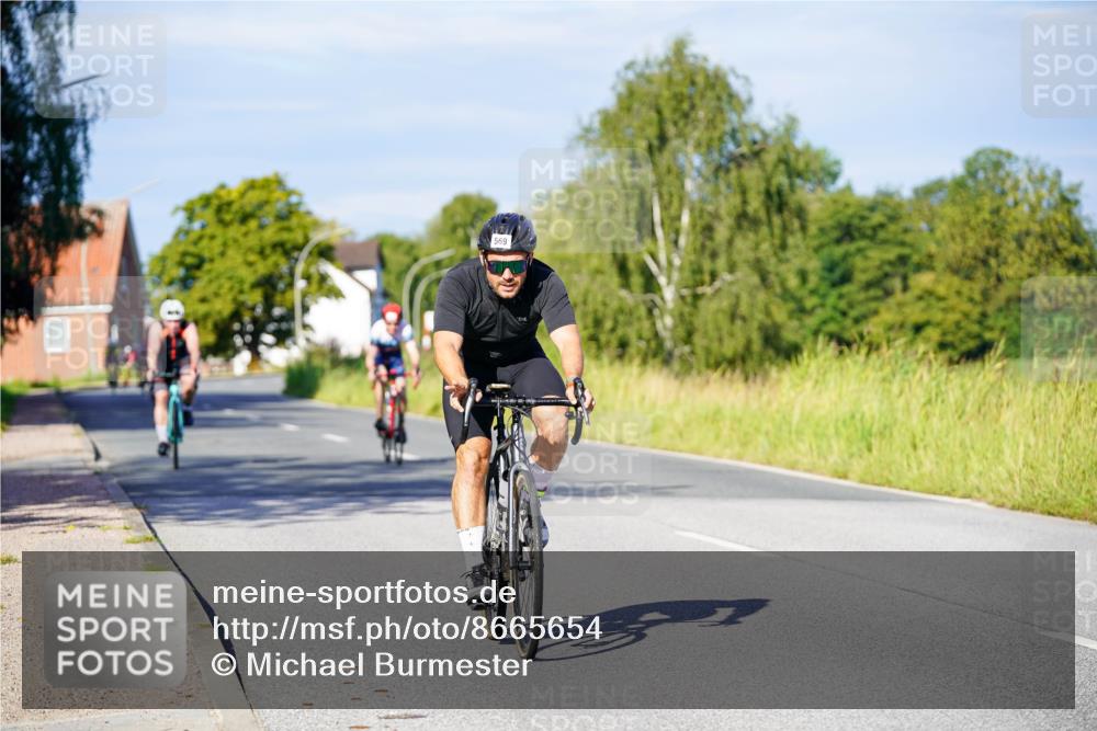 31.08.2025 - Elbe Triathlon Hamburg Michael Burmester http://msf.ph/oto/8665654 31.08.2025 09:31:30 Radfahren 450, 569, 570, 609, 720 meine-sportfotos.de