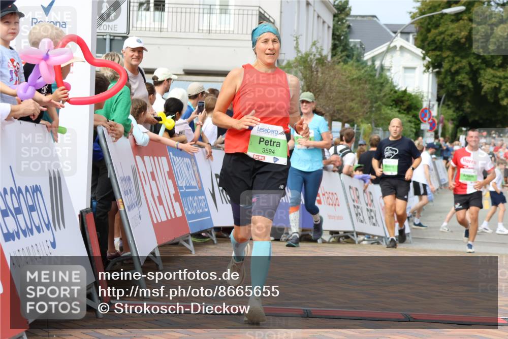 31.08.2025 - 21. Blankeneser Heldenlauf Strokosch-Dieckow http://msf.ph/oto/8665655 31.08.2025 11:18:04 Ziel 3092, 3345, 3300, 3124, 3594 meine-sportfotos.de