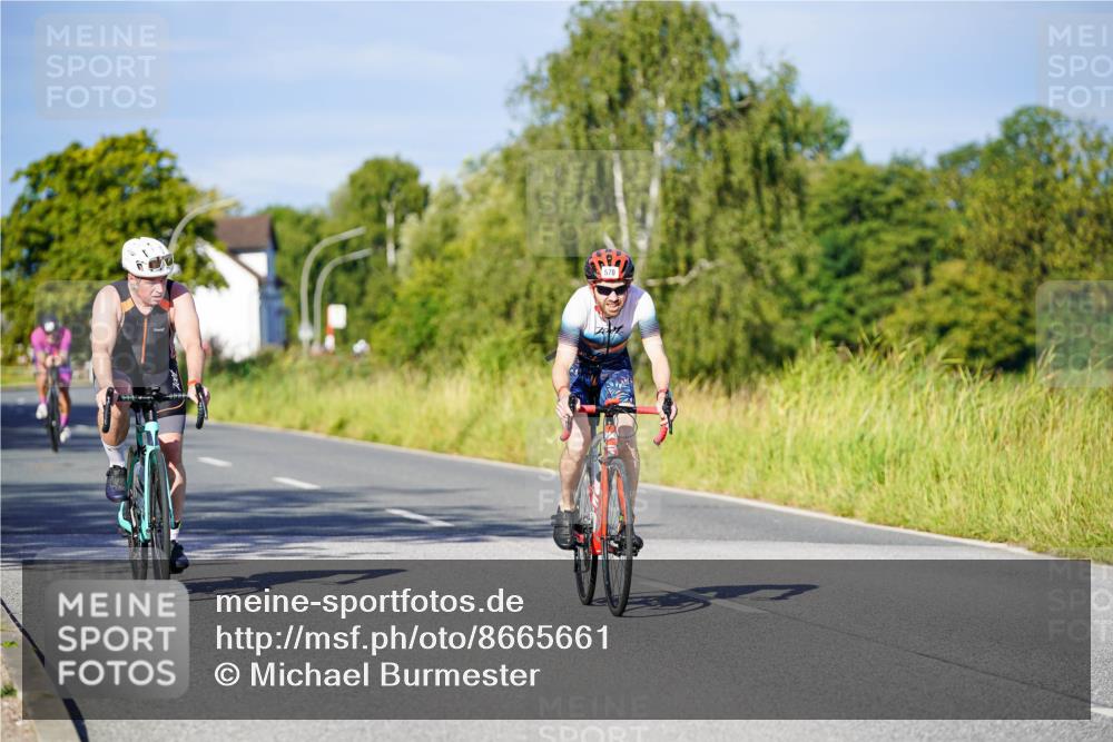 31.08.2025 - Elbe Triathlon Hamburg Michael Burmester http://msf.ph/oto/8665661 31.08.2025 09:31:32 Radfahren 369, 450, 569, 570, 609, 720 meine-sportfotos.de