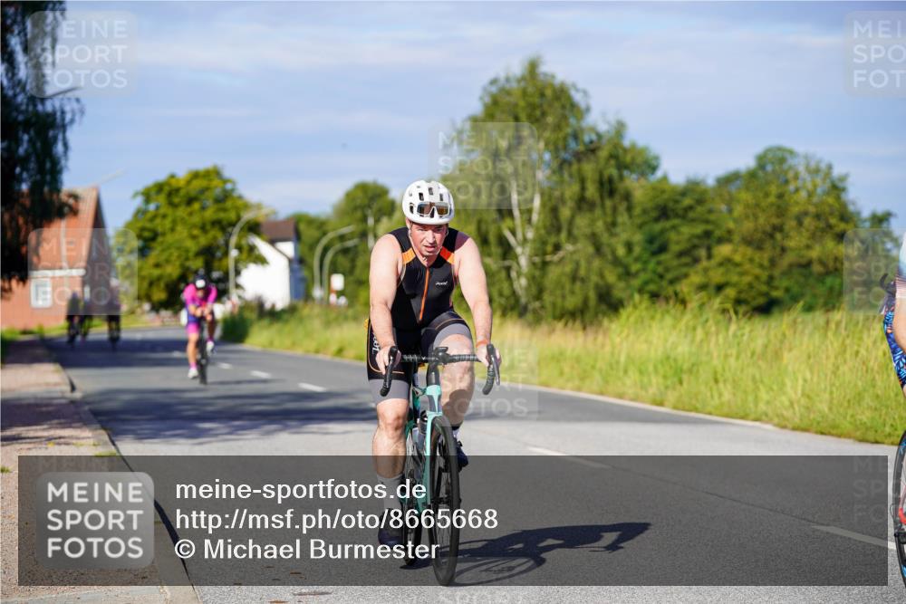 31.08.2025 - Elbe Triathlon Hamburg Michael Burmester http://msf.ph/oto/8665668 31.08.2025 09:31:33 Radfahren 369, 569, 570, 609, 720 meine-sportfotos.de