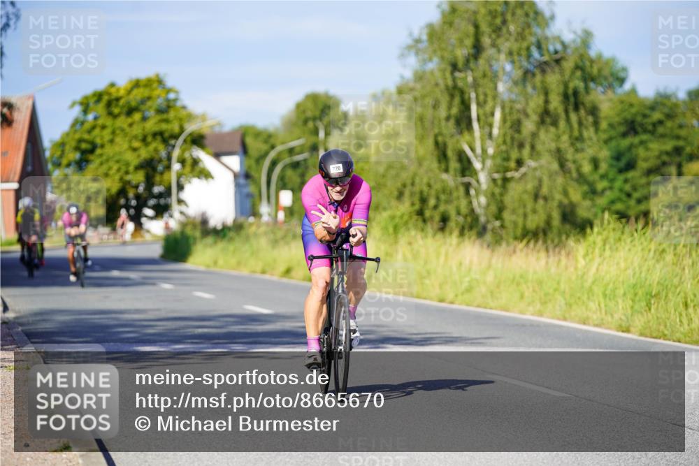 31.08.2025 - Elbe Triathlon Hamburg Michael Burmester http://msf.ph/oto/8665670 31.08.2025 09:31:35 Radfahren 244, 369, 570, 609, 666, 720 meine-sportfotos.de
