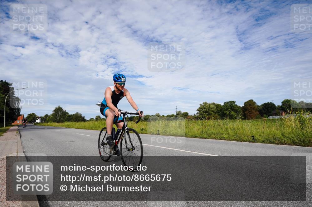 31.08.2025 - Elbe Triathlon Hamburg Michael Burmester http://msf.ph/oto/8665675 31.08.2025 10:16:53 Radfahren 427, 804, 841, 928 meine-sportfotos.de