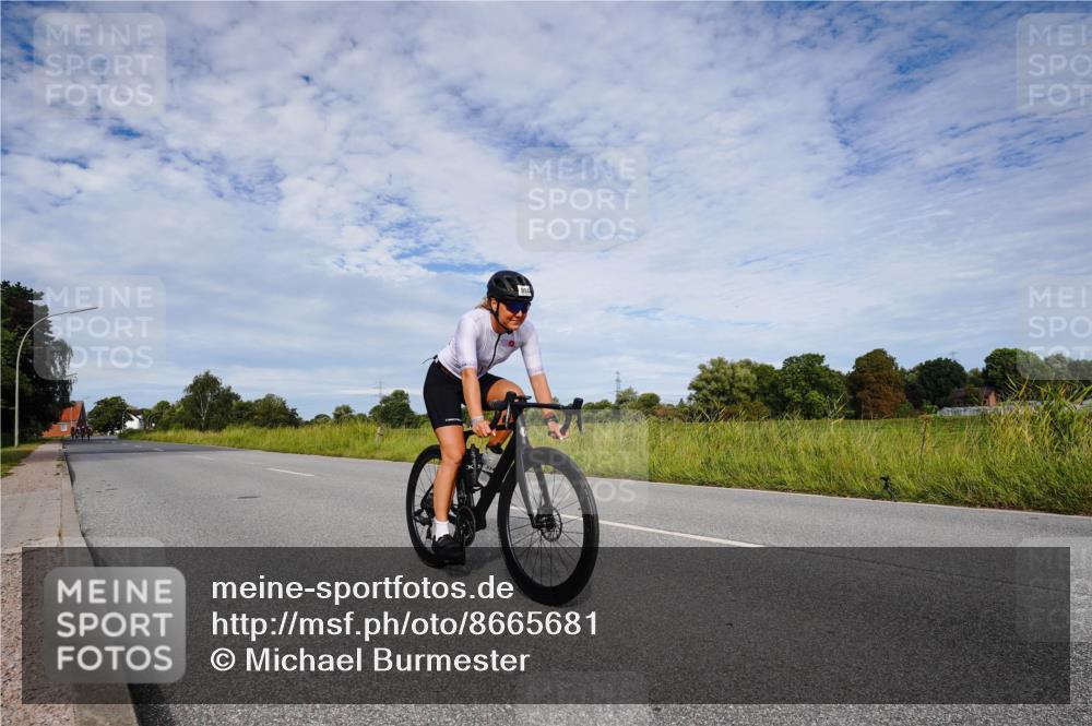 31.08.2025 - Elbe Triathlon Hamburg Michael Burmester http://msf.ph/oto/8665681 31.08.2025 10:17:00 Radfahren 427, 804 meine-sportfotos.de