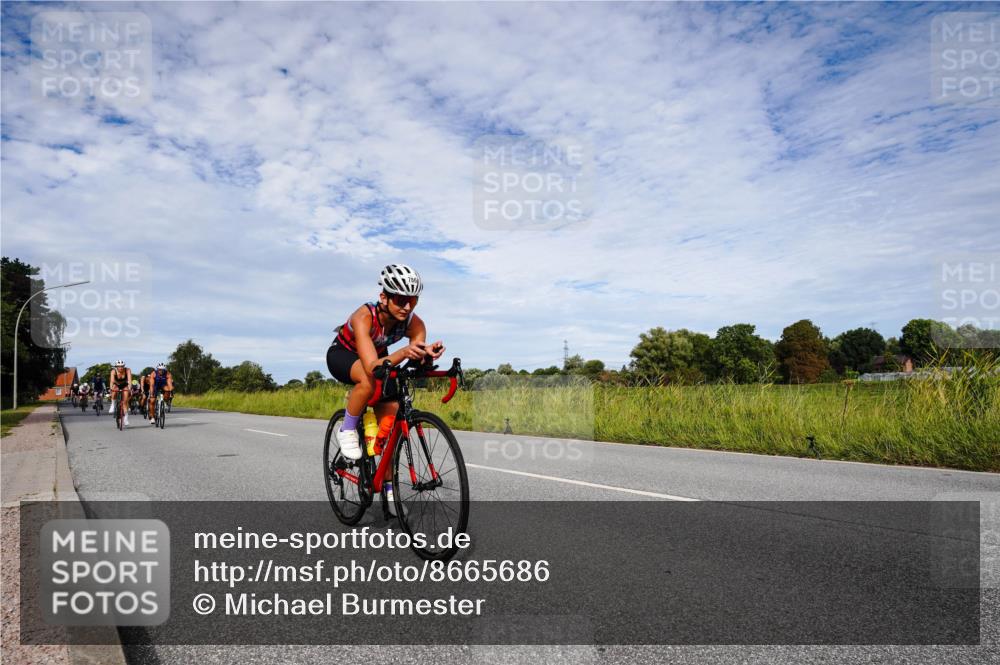 31.08.2025 - Elbe Triathlon Hamburg Michael Burmester http://msf.ph/oto/8665686 31.08.2025 10:17:10 Radfahren 671, 682, 696, 727, 739, 754, 786, 874, 877, 912 meine-sportfotos.de