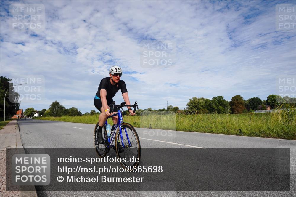 31.08.2025 - Elbe Triathlon Hamburg Michael Burmester http://msf.ph/oto/8665698 31.08.2025 10:17:15 Radfahren 671, 682, 696, 739, 754, 826, 874, 877, 1017 meine-sportfotos.de