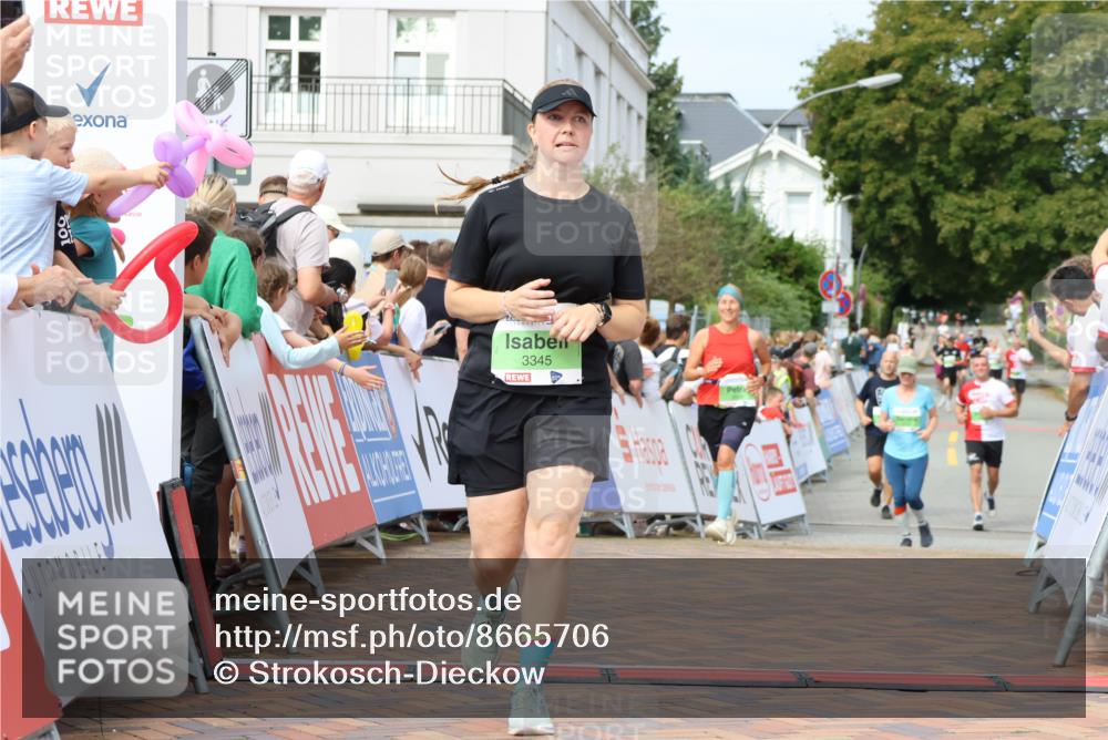 31.08.2025 - 21. Blankeneser Heldenlauf Strokosch-Dieckow http://msf.ph/oto/8665706 31.08.2025 11:18:00 Ziel 3345, 3646, 3300, 3594 meine-sportfotos.de