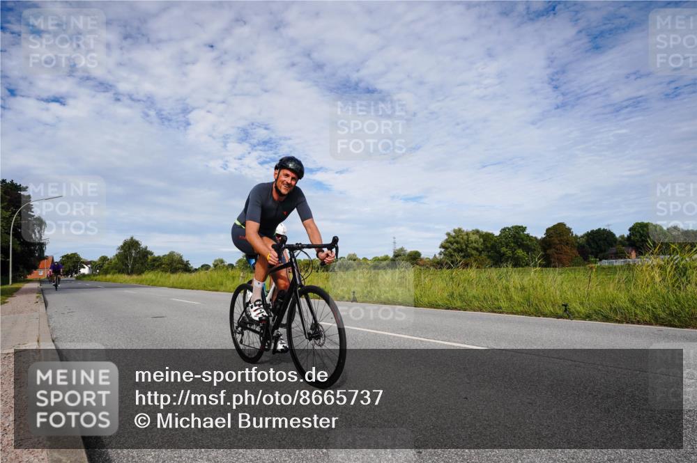 31.08.2025 - Elbe Triathlon Hamburg Michael Burmester http://msf.ph/oto/8665737 31.08.2025 10:18:03 Radfahren 461, 684, 750, 909 meine-sportfotos.de