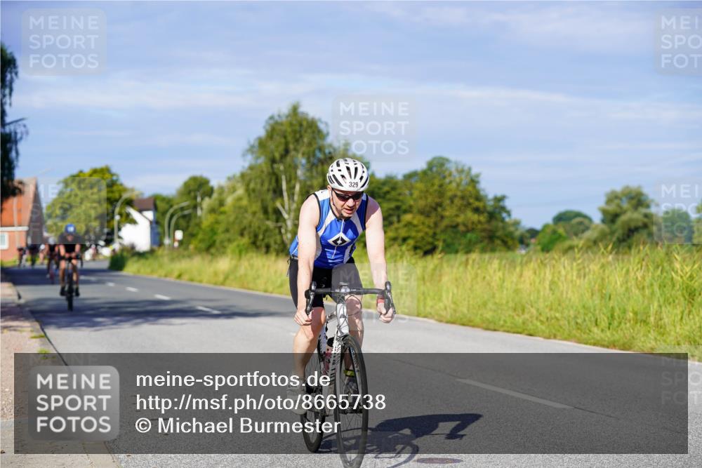 31.08.2025 - Elbe Triathlon Hamburg Michael Burmester http://msf.ph/oto/8665738 31.08.2025 09:31:58 Radfahren 294, 329, 654, 740, 750 meine-sportfotos.de