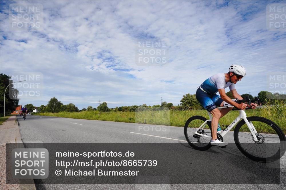 31.08.2025 - Elbe Triathlon Hamburg Michael Burmester http://msf.ph/oto/8665739 31.08.2025 10:18:03 Radfahren 461, 684, 750, 909 meine-sportfotos.de
