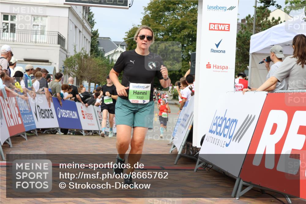 31.08.2025 - 21. Blankeneser Heldenlauf Strokosch-Dieckow http://msf.ph/oto/8665762 31.08.2025 11:17:57 Ziel 3345, 3646, 3300 meine-sportfotos.de