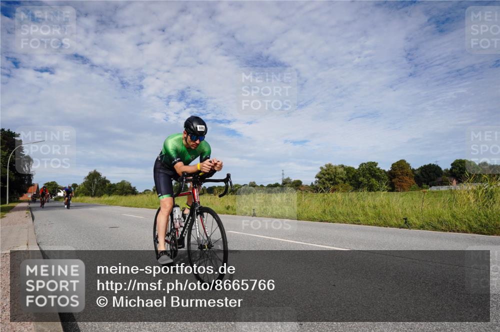 31.08.2025 - Elbe Triathlon Hamburg Michael Burmester http://msf.ph/oto/8665766 31.08.2025 10:19:05 Radfahren 487, 674, 690, 735, 777, 856, 944 meine-sportfotos.de
