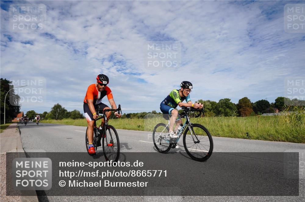 31.08.2025 - Elbe Triathlon Hamburg Michael Burmester http://msf.ph/oto/8665771 31.08.2025 10:19:08 Radfahren 487, 674, 713, 735, 777, 856, 930, 944 meine-sportfotos.de