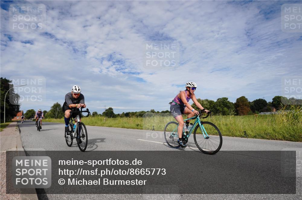 31.08.2025 - Elbe Triathlon Hamburg Michael Burmester http://msf.ph/oto/8665773 31.08.2025 10:19:11 Radfahren 487, 713, 777, 803, 828, 856, 930 meine-sportfotos.de
