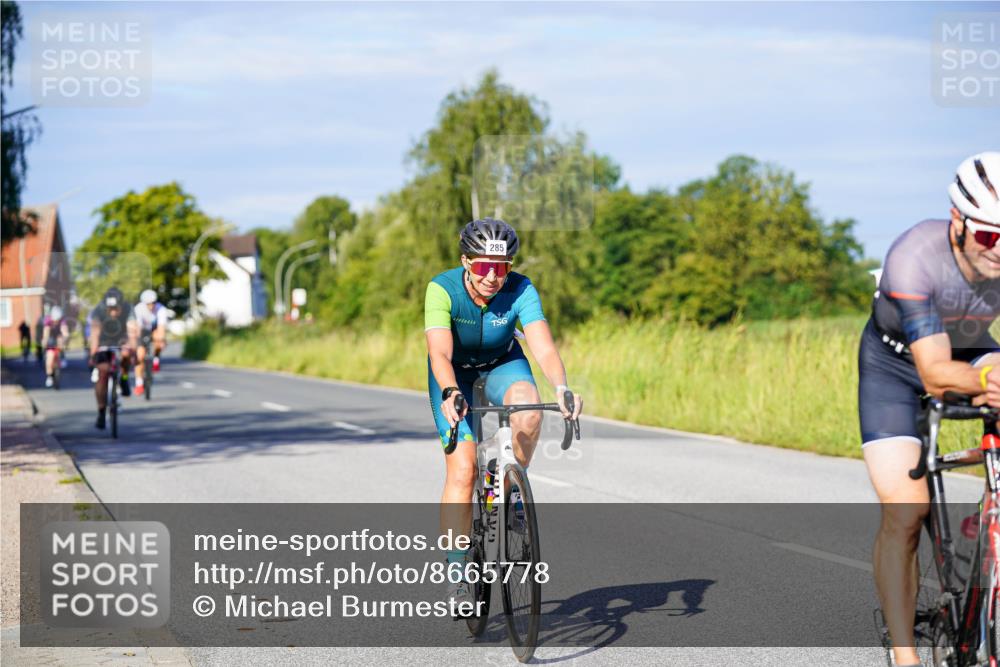 31.08.2025 - Elbe Triathlon Hamburg Michael Burmester http://msf.ph/oto/8665778 31.08.2025 09:32:11 Radfahren 285, 374, 420, 463, 528, 633, 646, 700, 707, 708, 717 meine-sportfotos.de