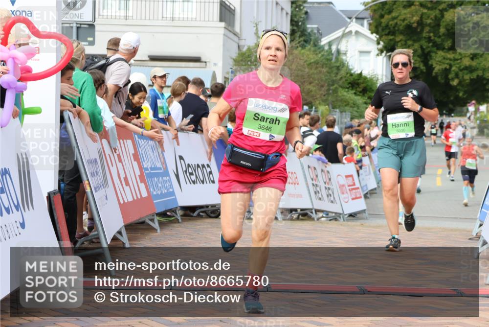 31.08.2025 - 21. Blankeneser Heldenlauf Strokosch-Dieckow http://msf.ph/oto/8665780 31.08.2025 11:17:55 Ziel 3646, 3300 meine-sportfotos.de