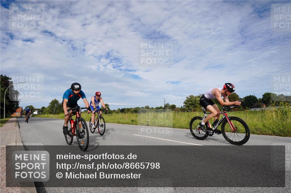 31.08.2025 - Elbe Triathlon Hamburg Michael Burmester http://msf.ph/oto/8665798 31.08.2025 10:19:37 Radfahren 466, 760, 794, 915, 932 meine-sportfotos.de