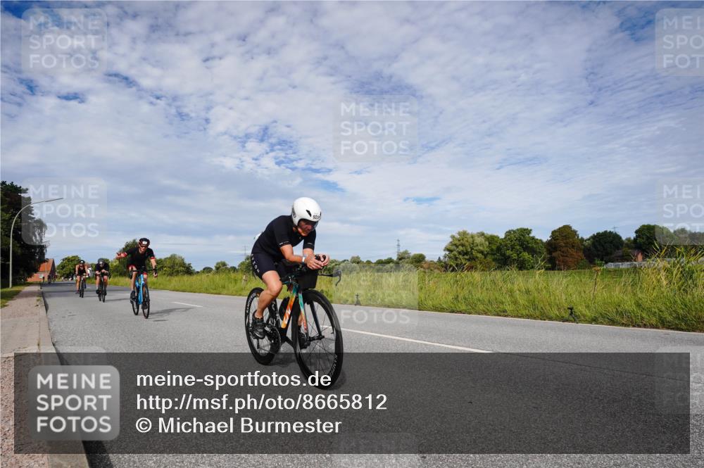 31.08.2025 - Elbe Triathlon Hamburg Michael Burmester http://msf.ph/oto/8665812 31.08.2025 10:19:57 Radfahren 609, 742, 795, 807, 903, 921 meine-sportfotos.de