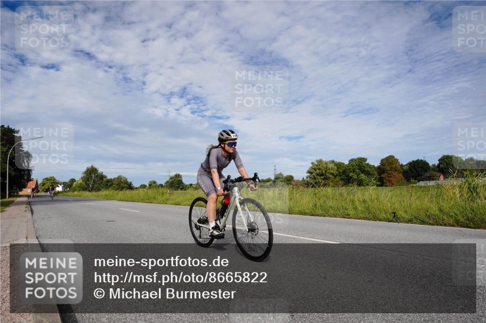 31.08.2025 - Elbe Triathlon Hamburg Michael Burmester http://msf.ph/oto/8665822 31.08.2025 10:20:05 Radfahren 577, 781, 816 meine-sportfotos.de
