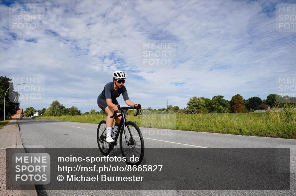 31.08.2025 - Elbe Triathlon Hamburg Michael Burmester http://msf.ph/oto/8665827 31.08.2025 10:20:10 Radfahren 577, 599, 781 meine-sportfotos.de