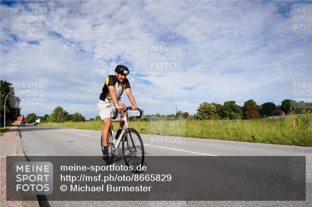 31.08.2025 - Elbe Triathlon Hamburg Michael Burmester http://msf.ph/oto/8665829 31.08.2025 10:20:17 Radfahren 599, 854 meine-sportfotos.de