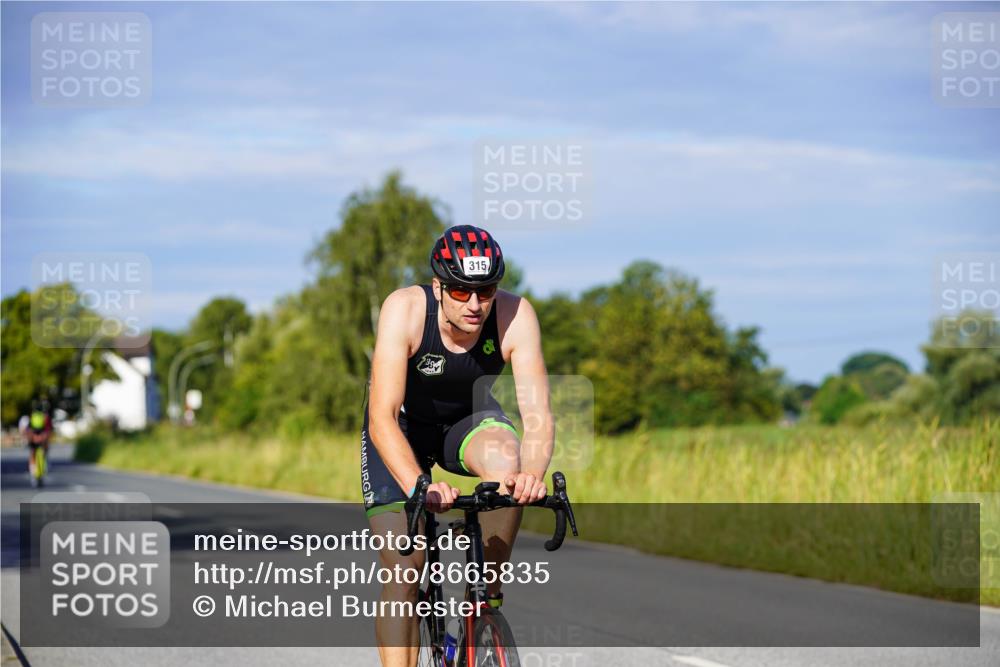 31.08.2025 - Elbe Triathlon Hamburg Michael Burmester http://msf.ph/oto/8665835 31.08.2025 09:32:29 Radfahren 253, 315, 392 meine-sportfotos.de